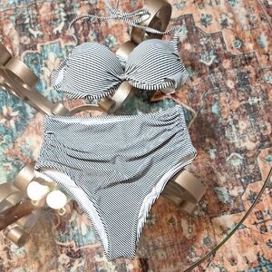 Striped Black and White Bikini Set - Brand - Hot Water Sz XL - Euc
